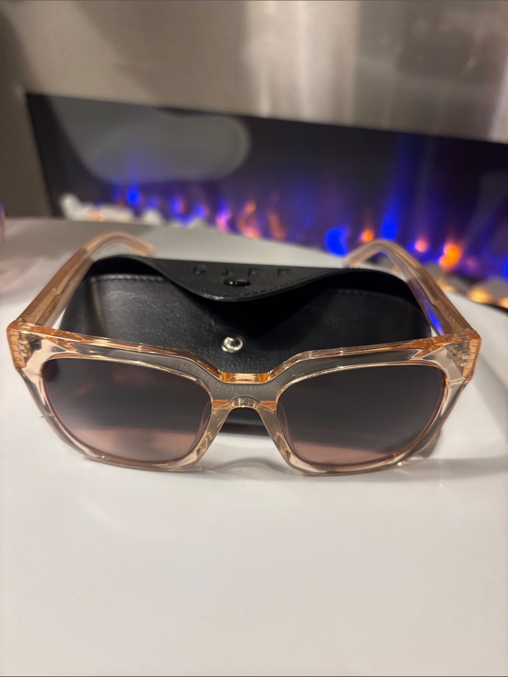 Stylish Transparent Peach Square Sunglasses - DiFF Ariana